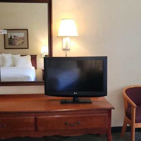 Magnuson Hotel West Liberty Luaran gambar